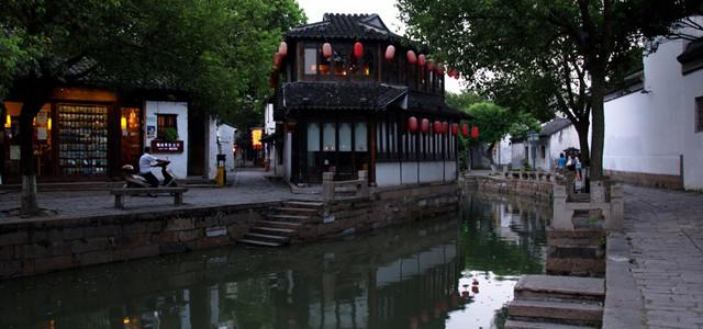 救援受困的向导