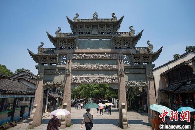 揭秘：那些空中女神们偏爱的社交神器竟然是...